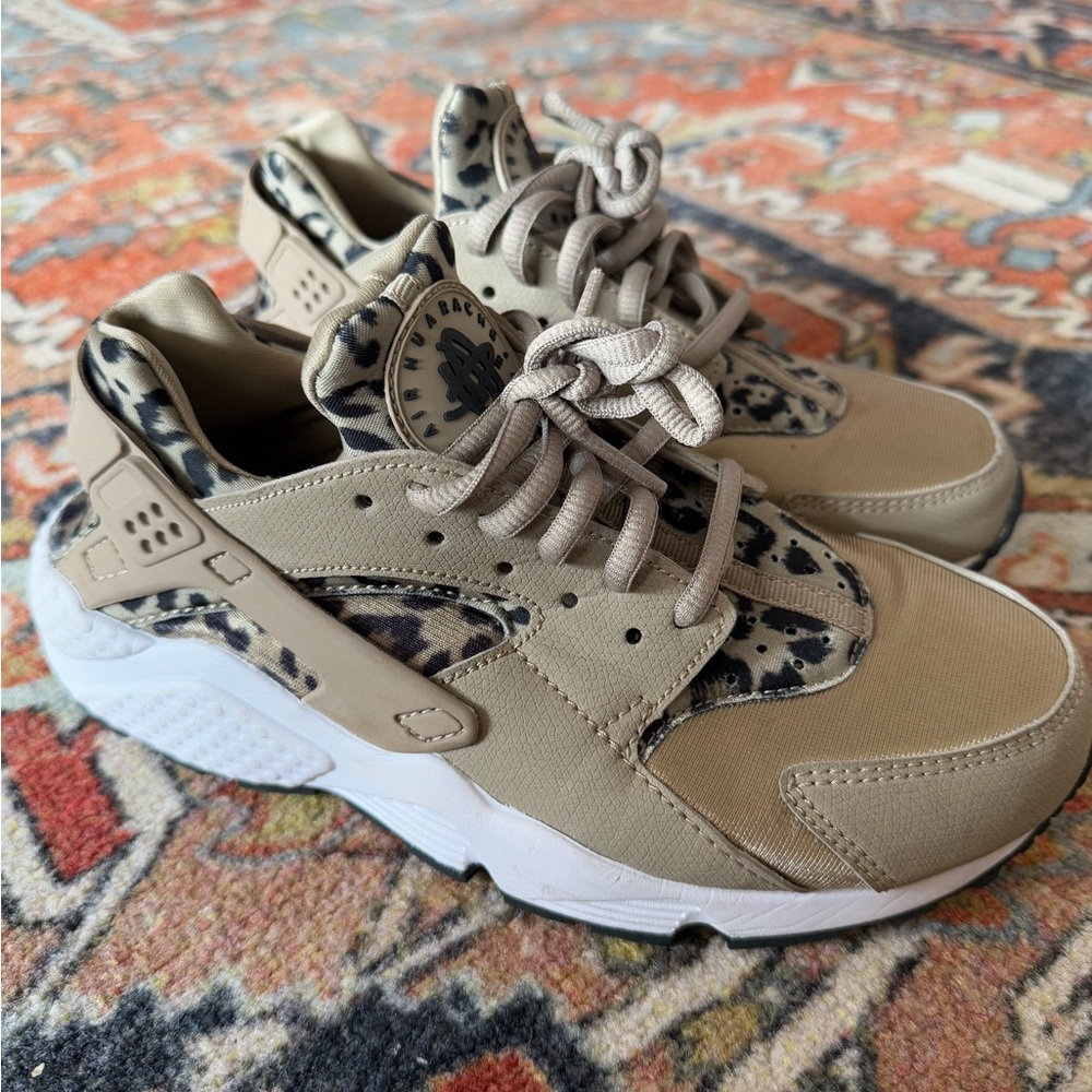 Women’s Nike huaraches
